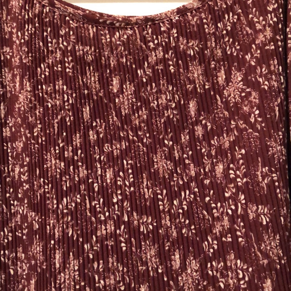 EUC Abercrombie & Fitch size M (juniors) top - Picture 2 of 7